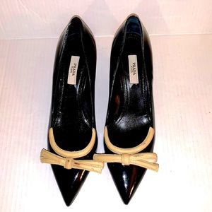 🔴 Prada VTG Patton leather bowtie pumps